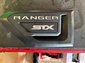 Kb3z-16720-bb Ford Oem 2019 - 2023 Ranger Stx Driver Fender Vent Black Emblem