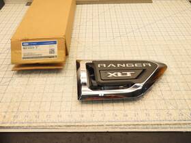 Kb3z-16720-fa Ford Emblem Name Plate Right Rh Fender Ranger Xlt