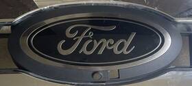 Lc3z-8213-e Ford 2020-2022 F-250 F-350 Super Duty Grille Black Oval Emblem With Camera Oem