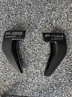 Ml3z-16720-d Ford 2021-2023 F150 Lariat Emblem Fender Vent Badge Right And Left Set Oem