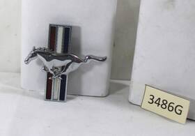 Yr33-1855 Ford / Mustang 1999-2004 Tri Bar Emblem Running Pony 3 Inch Driver Front Fender