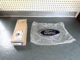 Bt4z-8213-b Ford Oem Nos Grille Emblem Nameplate 2009-2019 Flex