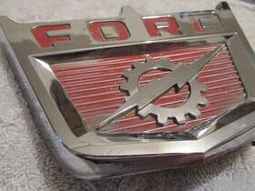 P.n.c0tb-16607-a Ford Nice 1960 F100-f250-f350 Truck-pickup-van Genuine Chrome Bonnet Hood Badge