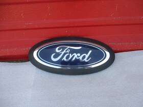 Pc3b-8b262-ab Ford 2023 2024 25 F350 Oem Front Upper Grille Emblem Logo