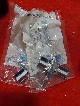 Yr3z-16098-aa Ford Nos Mustang Pony Emblem. Original Oem In Factory Packaging 2 Emblems Incl