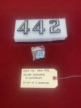 Se223f Fusick 1969-73 New Oldsmobile 442 Fender Emblems