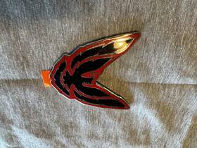 10035114 General Motors Nos 1985-86 Firebird Se Special Edition D86 Sail Panel Bird Emblem Set Of 2 Red
