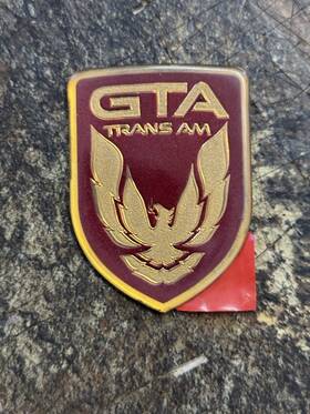 10166753 General Motors Nos 1991-92 Firebird Trans Am Gta Front Bumper Nose Emblem Brilliant Red Gm Rare