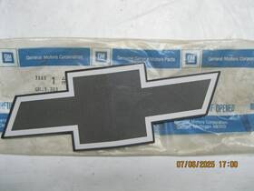 14075428 General Motors Genuine Gm Oem Radiator Grille Emblem