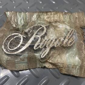 20188048 General Motors Gm Nos 1978-1988 Oldsmobile Delta 88 Royale Emblem Original Badge Script