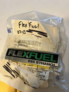 20903652 General Motors 07-13 Cadillac Escalade Flex Fuel Lift Gate Emblem R3b8