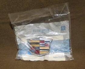 20934960 General Motors Sealed Cadillac Oem Front Grille Chrome Crest Emblem Badge #20934960 Gm Genuine
