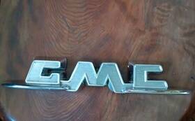 2326143 General Motors 1955 1956 1957 Gmc Truck Hood Ornament Chrome Trim Emblem Badge Die Cast