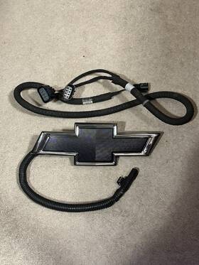 23306539 General Motors 2015-2019 Silverado 2500 3500 Hd Front Black Illuminated Bowtie Emblem
