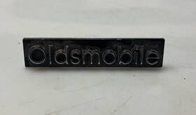 25529864 General Motors 1989-1990 Oldsmobile 98/regency/delta 88 Grille Emblem P/n Genuine Oem