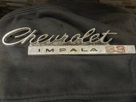 3891436 General Motors 1966 Chevy Impala Ss Grille Emblem Original. Great Condition