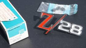3947011 General Motors Nos Gm 1968 Camaro Z/28 Fender Emblem Nameplate