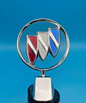 61167 General Motors 1992-1995 Buick Century Front Hood Ornament Emblem Shield Chrome Vtg Oem