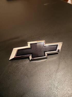 84742615 General Motors 2021-2024 Tahoe/suburban Black Bowtie Emblem Front Grill