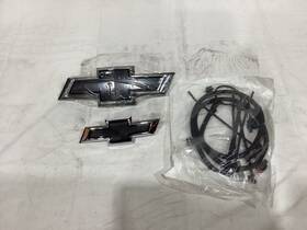 85062596 General Motors 2025 Chevrolet Suburban Tahoe Bowtie Illuminated Emblem Black Gm Oe New