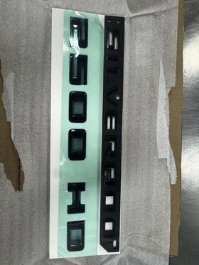 86539794 General Motors - Silverado 2500 Hd Emblems In Black