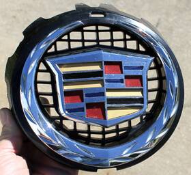 12022 General Motors / Cadillac Oem Front Black Mesh Grille Emblem Gm