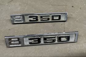 3950298 General Motors Gm 1969-1972 Chevy Gmc Truck 350 Fender Emblems Trim Nameplate Molding C/k Series