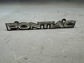 489189 General Motors Gm 1973-1974 Pontiac Gto Grand Can Am Grille Emblem Nameplate Trim Lemans Tempest