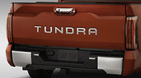 Pt948-34220-00 Genuine Exterior Badge Tailgate Insert Chrome Pt9483422000