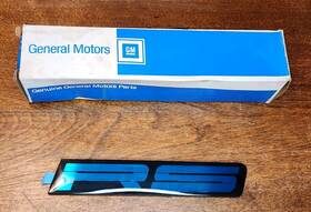 10179121 Gm Nos Chevy 1991-1992 Camaro Rs Rocker Panel Emblem Dark Teal Genuine