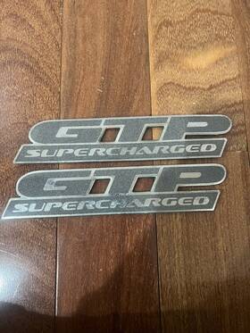 10246507 Gm Nos 1997-2000 Gtp Supercharged Pontiac Grand Prix Emblem Door #