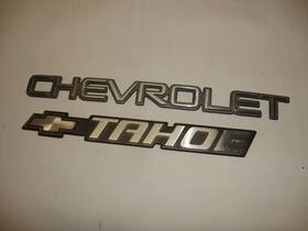 15126054 Gm 2000 - 2006 Chevrolet Tahoe Gate Emblems Oem