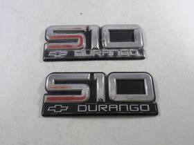 15592829 Gm Pair Of 1985 1986 1987 1988 Chevrolet S10 Durango Fender Emblems Badges