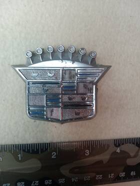 1616606 Gm Old Used Cadillac Emblem With Nuts Worn