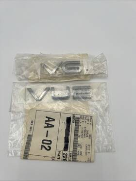 22697600 Gm 22697602 Oem 2002-2007 Saturn Vue Liftgate Name Plate Set Inch - V6