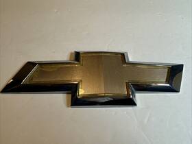 23131643 Gm 2013-2015 Chevrolet Malibu Rear Trunk Lid Emblem Bow Tie
