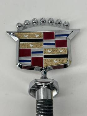 3634390 Gm 1977-79 Cadillac Coupe Sedan Deville New Hood Ornament Crest With Hardware