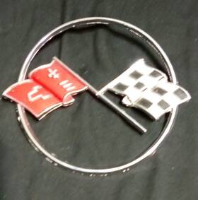 3796355 Gm 1962 Chevrolet Corvette Crossed Flags Hood Nose Emblem Badge Vtg Used