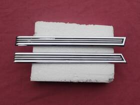 3820545 Gm 3820543 1963 Chevy Fender Trim Pieces Lh Upper And Lower Nos