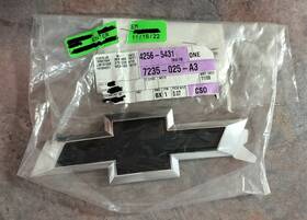 42565431 Gm Genuine Black Exterior Liftgate Emblem O.e. Part# New In Package