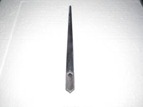 6261926 Gm 1972 Monte Carlo Hood Emblem Spear Oem