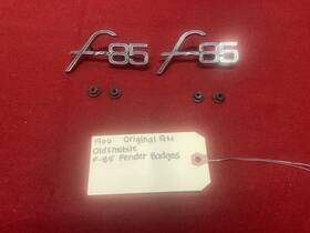7589285 Gm 1966 Original Oldsmobile F-85 Fender Badges