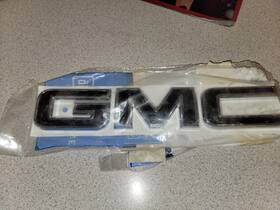 84689768 Gm Gmc Oem Logo Emblem Badge Chome On Black