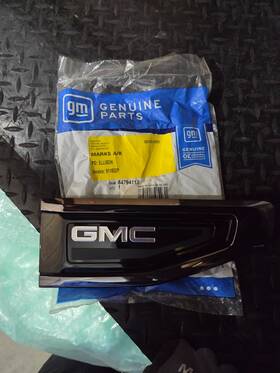 84794113 Gm Oem 2023-24 Gmc Yukon Xl Denali Front Passenger Side Fender Vent