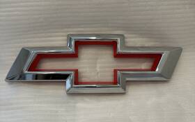 84965117 Gm Genuine General Motors Oe Emblem One Bracket Is Broken See Photo