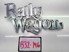14021565 Gmc Brkn Oem 1973- 1987 G20 G30 Rally Wagon Fender Side Emblem 1402156 B32-146