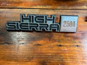 14026462 Gmc 81-91 High Sierra 2500 Fender Emblem Square Body Truck Used