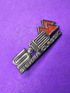 Gmc1982-1990 Gmc 14044745 Bin30 Used S-15 S 15 Sierra Classic Front Fender Emblem