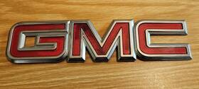 1518637 Gmc 2002-2009 Envoy Tailgate Emblem - P/n 1518637- Single As Removed