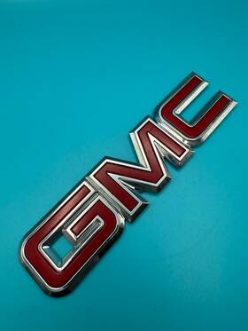 22884137 Gmc Oem 1999 - 2007 Sierra Savana Colorado Express Rear Emblem Badge